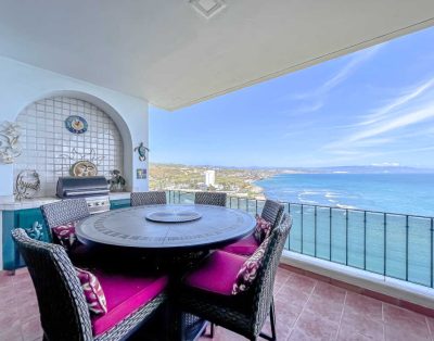 Surf paradise 2-bedroom luxury condo, 10th floor