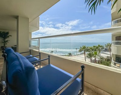 Sunny beachfront 2-bedroom condo, 4th floor