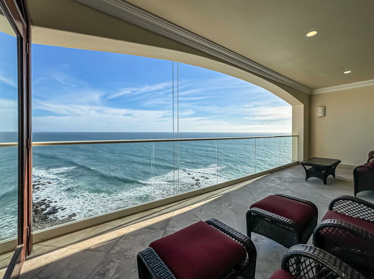 Elegant Oceanfront Gem, 2 Bedroom, 11th floor