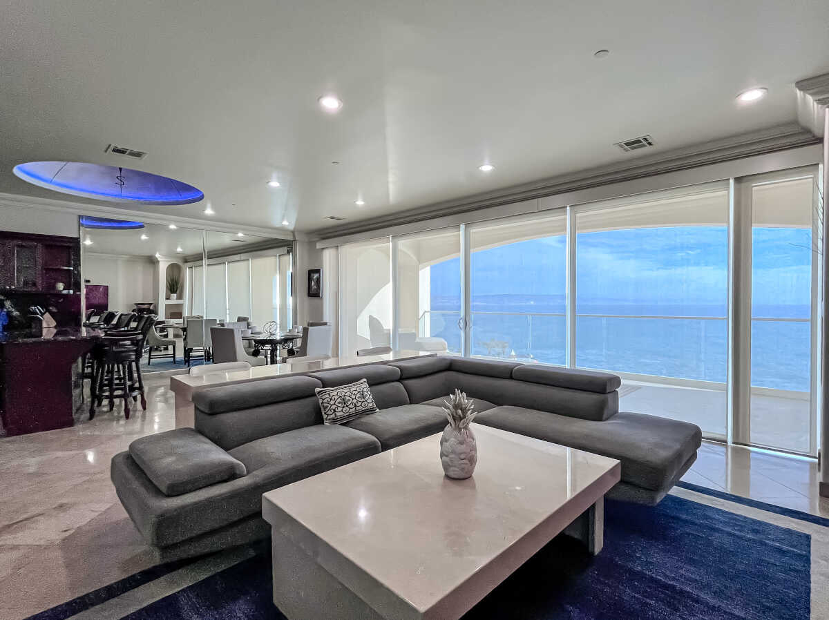 Oceanfront Excellence, 2BR, 15th Floor