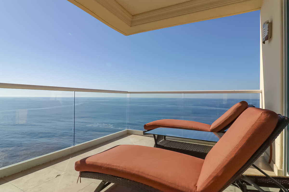 Panoramic View Ocean Front Condo, 15th floor