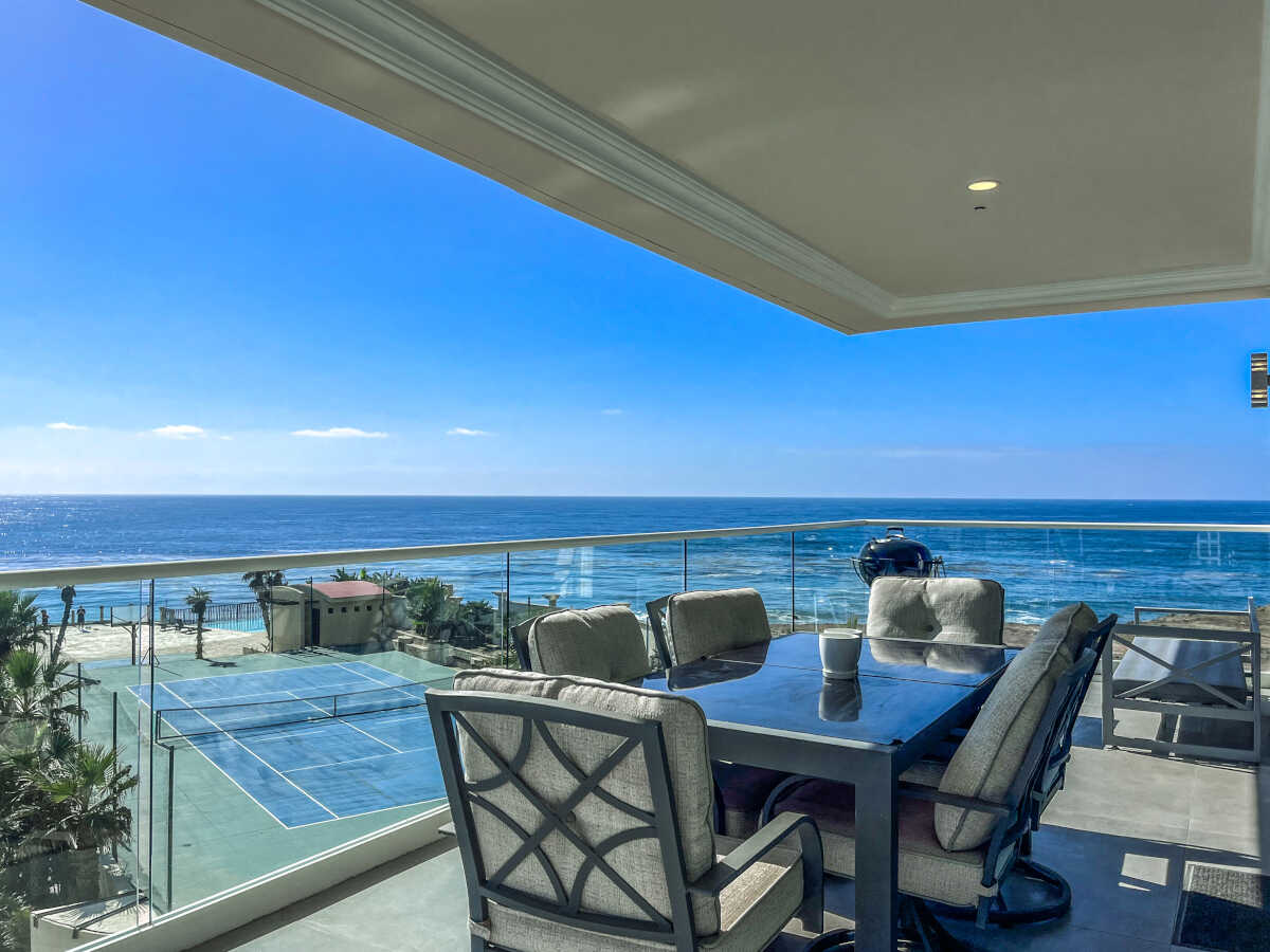 Luxury ocean view 3-bedroom condo, 4th Floor