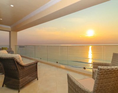 Elegant Beach Front Condo, 3 bedrooms, 15th floor