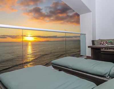 Romantic Sunset, Beachfront Condo, 3 Bedrooms, 19th floor