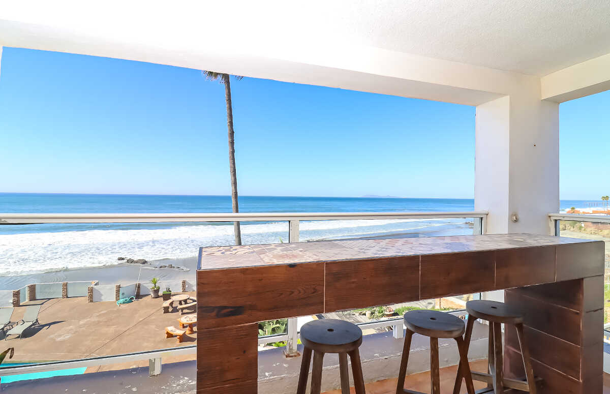 Villa de Rosarito Beachfront Condo, 2 Bd. 2nd Floor